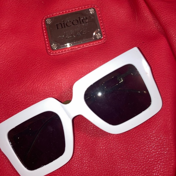 ❤️‍🔥❤️‍🔥Nicole Miller Vibrant Red Shoulder Bag bundle - Picture 2 of 10